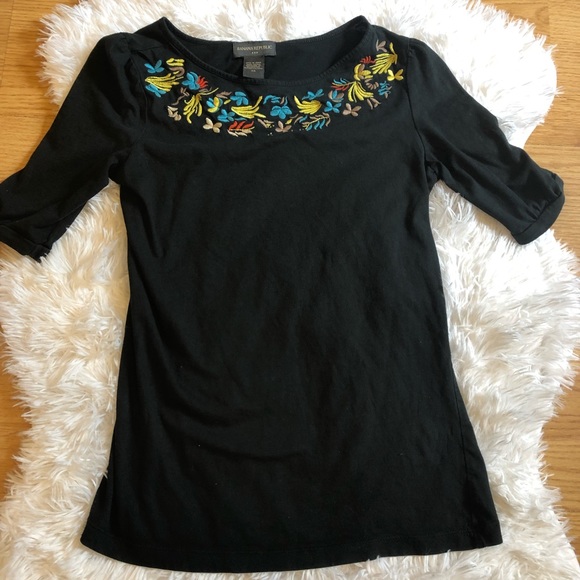 Banana Republic Black Floral Embroidered Top XS - Picture 1 of 3